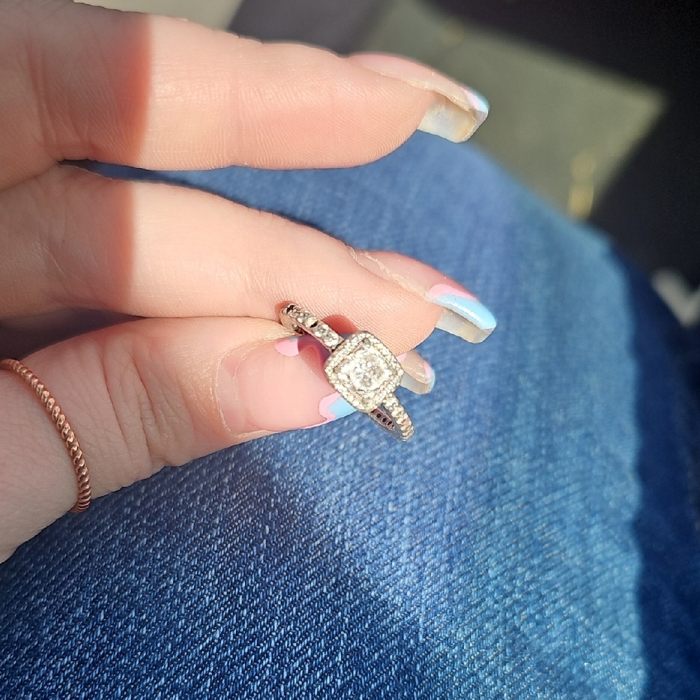 Elegant Silver Diamond Ring